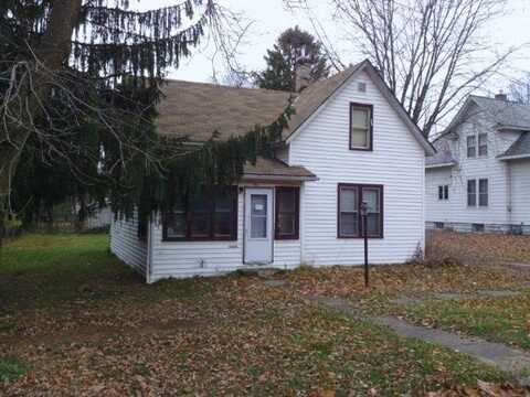 1215 10th Street E, Menomonie, WI 54751
