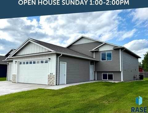 910 Birch St, Harrisburg, SD 57032