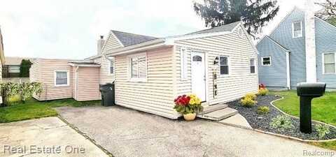 21218 WOODWARD Street, Clinton Township, MI 48035