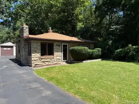 4806 Fenmore Avenue, Waterford, MI 48328