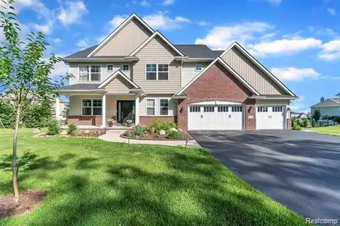 9857 Dartmouth Road, Clarkston, MI 48348