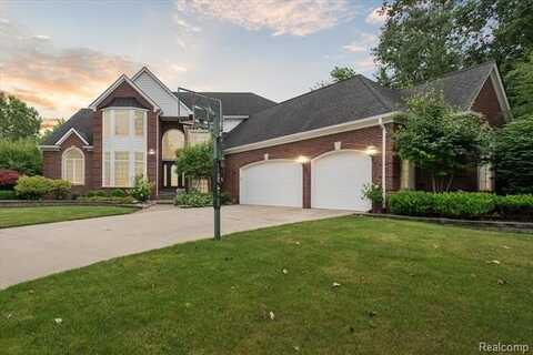 2632 Hawthorne Drive S, Shelby, MI 48316
