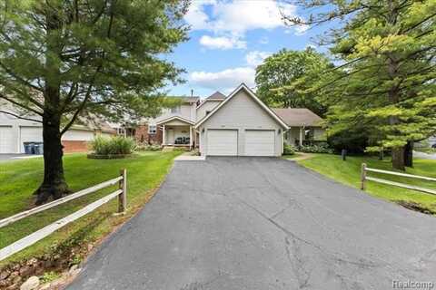 9099 Bavarian Way, Clarkston, MI 48348