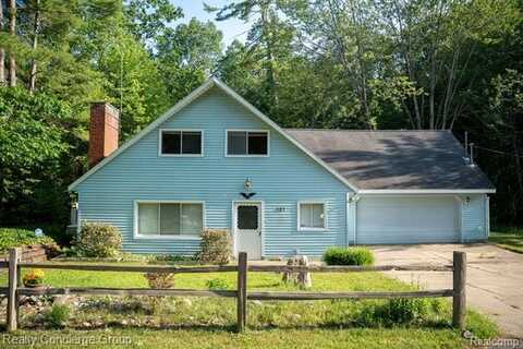 121 Dewey Street, Roscommon, MI 48653