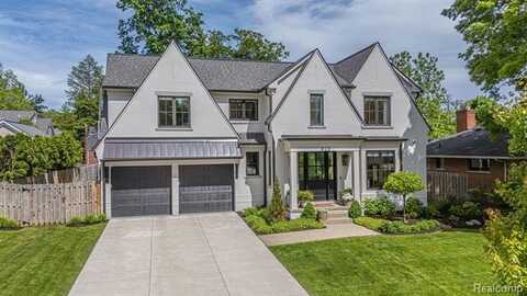 923 S Glenhurst Drive, Birmingham, MI 48009