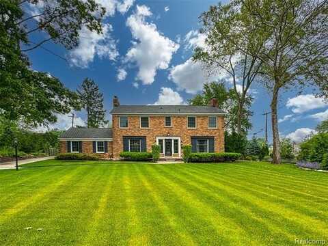 100 Overhill Road, Bloomfield Hills, MI 48301