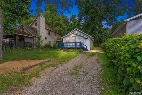 8014 Haviland Beach Drive, Linden, MI 48451