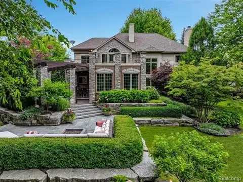 4995 Highland Court, Clarkston, MI 48348