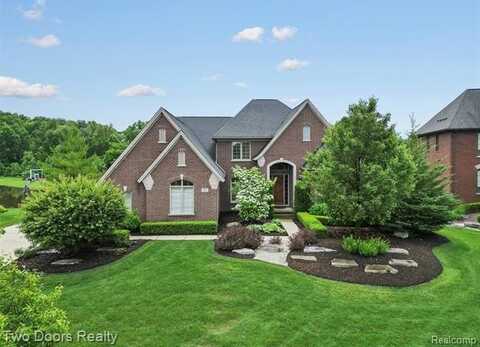 3551 Royal Berkshire Lane, Oakland, MI 48363