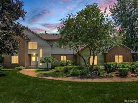 1116 Knob Creek Drive, Rochester, MI 48306