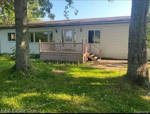 2362 Johnson Road, North Branch, MI 48461