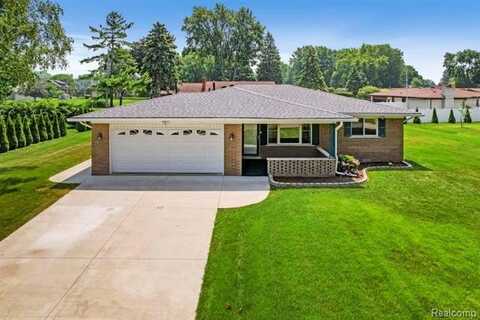 18400 Dennis Court, Macomb, MI 48044