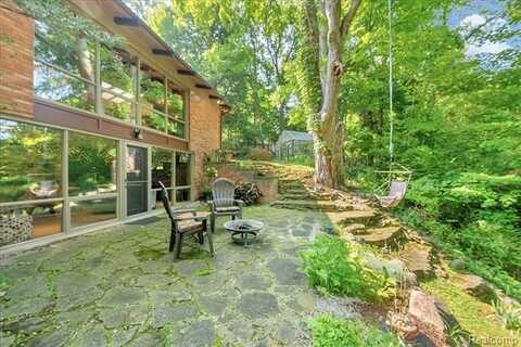 32981 Biddestone Lane, Farmington Hills, MI 48334