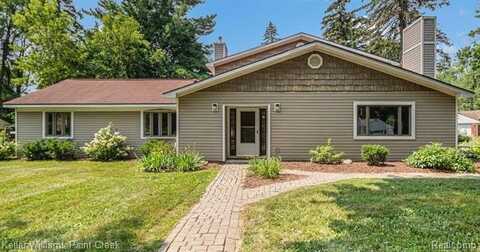 2128 Somerset Road, Bloomfield Hills, MI 48302