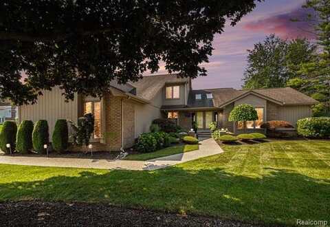 2033 Sundew Drive, Troy, MI 48098