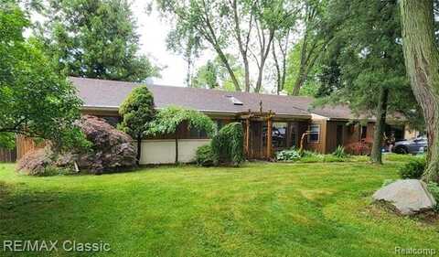 6388 Hermana Road, West Bloomfield, MI 48324