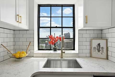 520 East 76th Street, New York, NY 10021