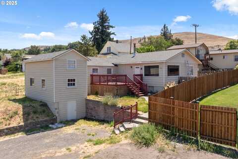 2318 E 13TH ST, The Dalles, OR 97058