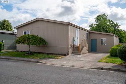 1000 S MCKERN (83) CT, Newberg, OR 97132