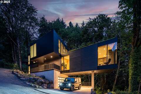 6371 NW WINSTON DR, Portland, OR 97210
