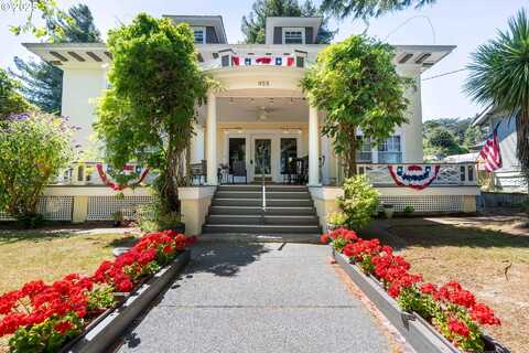 955 S 5TH ST, Coos Bay, OR 97420