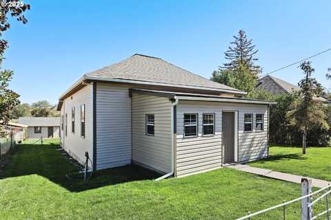 407 SW FOURTH ST, Grass Valley, OR 97029
