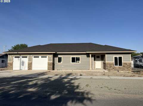 850 N SLOAN ST, Stanfield, OR 97875