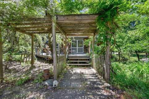 25761 FEATHER DR, Veneta, OR 97487