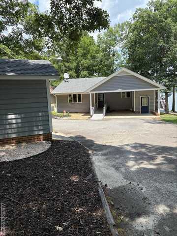 192 Watermans Drive, Gasburg, VA 23857