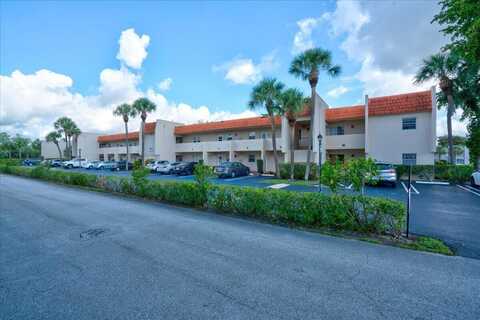2901 Fiore Way, Delray Beach, FL 33445