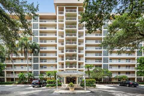 3520 Oaks Way, Pompano Beach, FL 33069