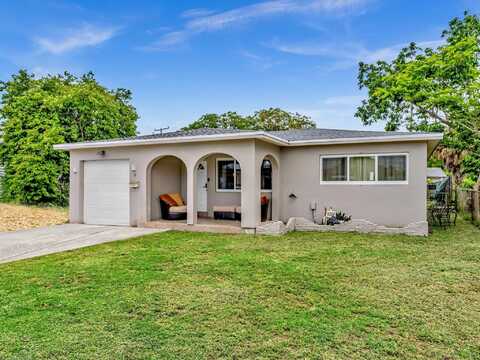 13 SE 14th Street, Dania, FL 33004