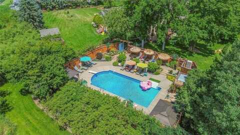 8141 Maplewood Terrace, Chanhassen, MN 55317