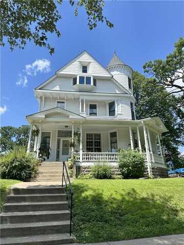 2201 Scudder Street, Saint Paul, MN 55108