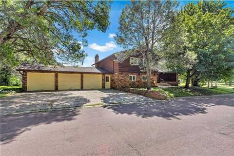 620 1st Street E, Tracy, MN 56175