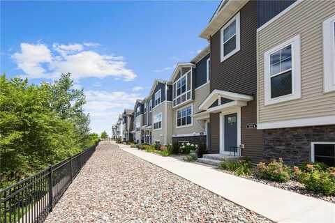 2223 Gateway Curve, North Saint Paul, MN 55109