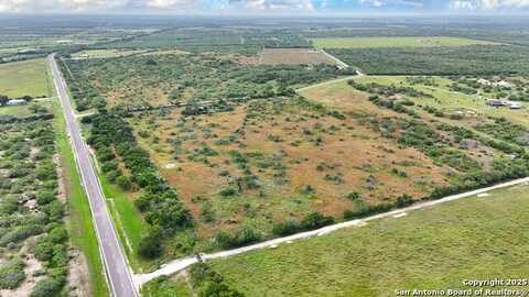 180 County Road 156, Kenedy, TX 78119