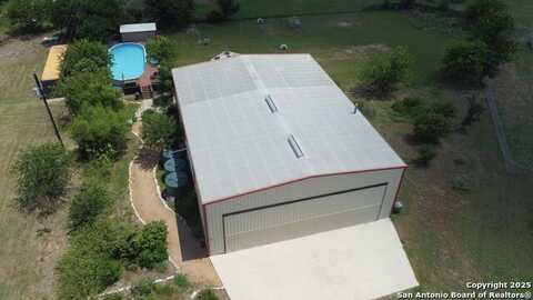 121 PITTS LN, Marion, TX 78124