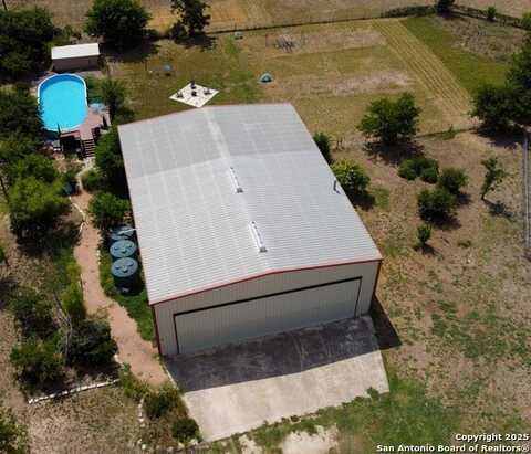 121 PITTS LN, Marion, TX 78124