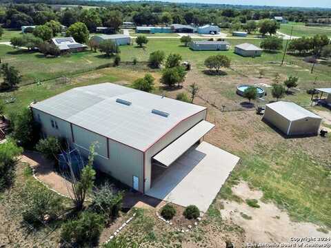 121 PITTS LN, Marion, TX 78124