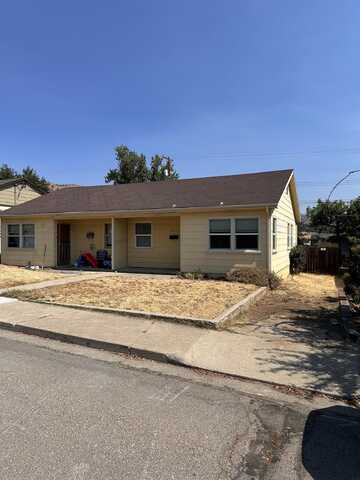 806- 808 Knapp St, Yreka, CA 96097
