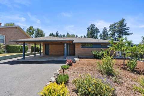 860 E 2nd Ave, Colville, WA 99114