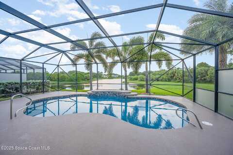 8252 Strom Park Drive, Melbourne, FL 32940
