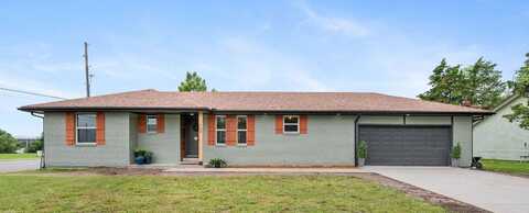 109 Aaron Dr, Andover, KS 67002