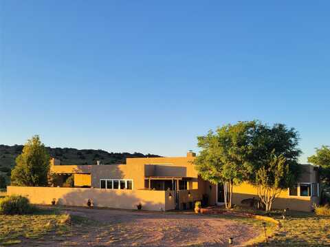 865A Camino Los Abuelos, Galisteo, NM 87540