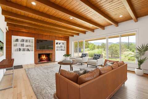 1566 Camino Amado, Santa Fe, NM 87505