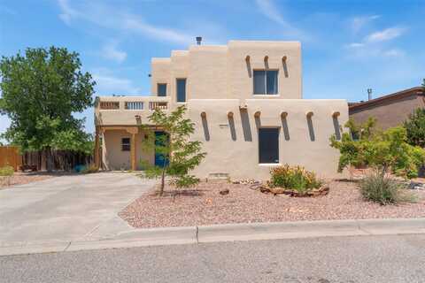 6825 Sunset Circle, Santa Fe, NM 87507