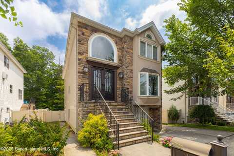 41 Brookside Loop, Staten Island, NY 10309