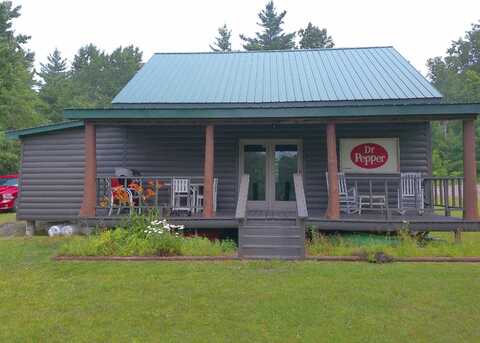 28 Sunrise Circle S, Hermon, NY 13652