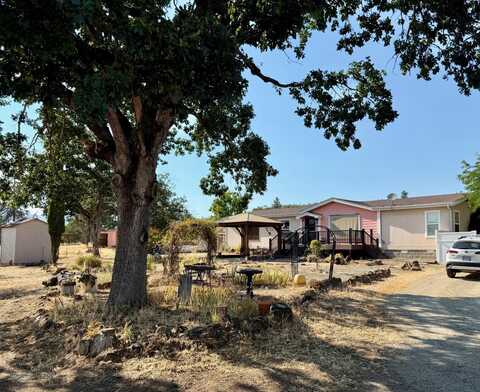 12373 Duggan Road, Central Point, OR 97502